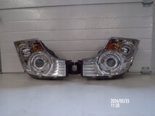Laden Sie das Bild in den Galerie-Viewer, Frontscheinwerfer Mercedes-Benz A9608200739 A9608200639 Xenon Rechts oder Links SCH3734652469yv