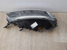 Laden Sie das Bild in den Galerie-Viewer, Frontscheinwerfer Dacia Spring 266008993R Rechts Scheinwerfer Headlight SCH3657615523cb