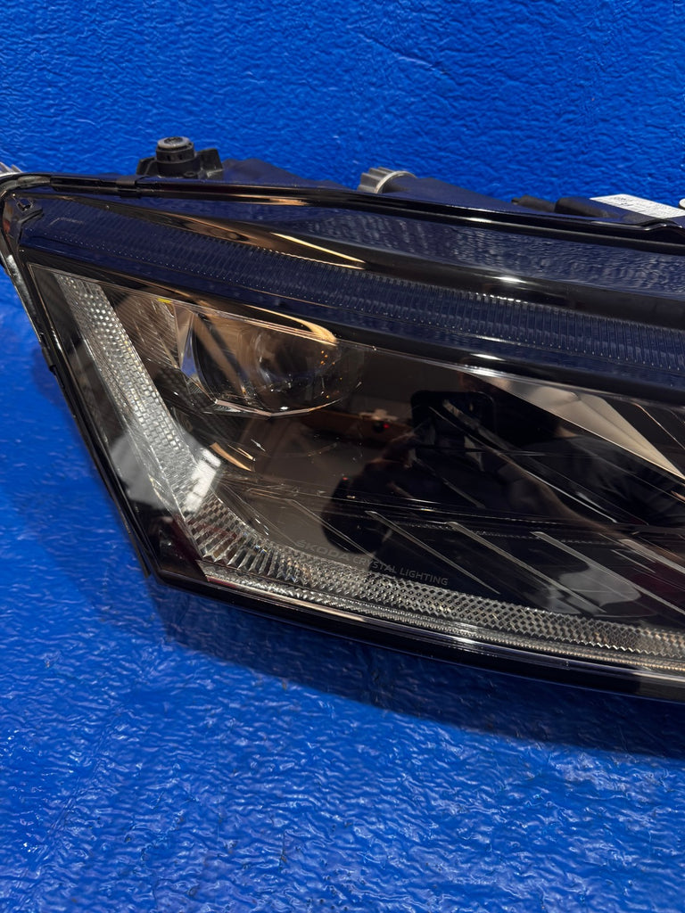 Frontscheinwerfer Skoda Octavia IV 5E4941016A Full LED Rechts Headlight SCH4737900398xk