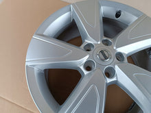 Laden Sie das Bild in den Galerie-Viewer, 1x Alufelge 17 Zoll 7.5" 5x108 50 5ET 31680565 Volvo Rim Wheel FEL9437005146pg
