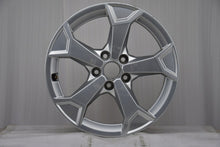 Laden Sie das Bild in den Galerie-Viewer, 1x Alufelge 17 Zoll 6.5" 5x112 38ET 83A601025AL Audi Rim Wheel FEL6688604012bn