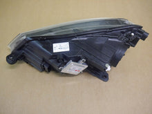 Laden Sie das Bild in den Galerie-Viewer, Frontscheinwerfer Skoda Superb III 3V1941016B Xenon Rechts Headlight