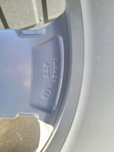 Laden Sie das Bild in den Galerie-Viewer, 1x Alufelge 20 Zoll 10.0" 5x112 1T3601025AC VW Rim Wheel FEL6114038975xa