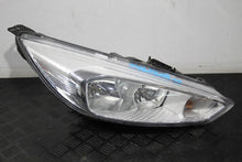 Load image into Gallery viewer, Frontscheinwerfer Ford Focus F1EB-13W029-AEA LED Rechts Scheinwerfer Headlight