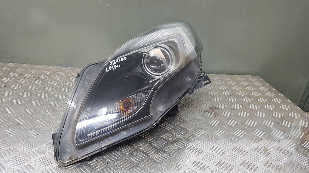 Frontscheinwerfer Opel Zafira C 030126320100 3399858L E10A6239 Xenon Links SCH6597209705oh