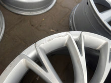 Load image into Gallery viewer, 1x Alufelge 19 Zoll 9.0" 5x112 33ET Glanz Silber 4H0601025G Audi Rim Wheel FEL7492851968ij