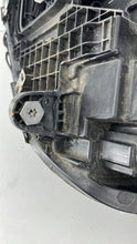 Load image into Gallery viewer, Frontscheinwerfer Mercedes-Benz Gle A1679069504 LED Rechts oder Links SCH2411217246xy