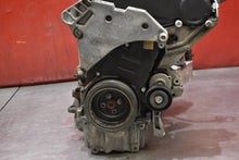 Laden Sie das Bild in den Galerie-Viewer, Motor VW Passat CBA 2.0 TDI 2008 Diesel Engine Unkomplett