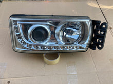 Laden Sie das Bild in den Galerie-Viewer, Frontscheinwerfer Iveco I 5801745452 Rechts Scheinwerfer Headlight SCH3843982209vz