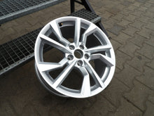 Laden Sie das Bild in den Galerie-Viewer, 1x Alufelge 18 Zoll 8.5" 5x112 50ET Glanz 8S0601025AN Audi Tt Rim Wheel FEL9004812059dq