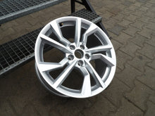 Laden Sie das Bild in den Galerie-Viewer, 1x Alufelge 18 Zoll 8.5" 5x112 50ET Glanz 8S0601025AN Audi Tt Rim Wheel FEL9004812059dq