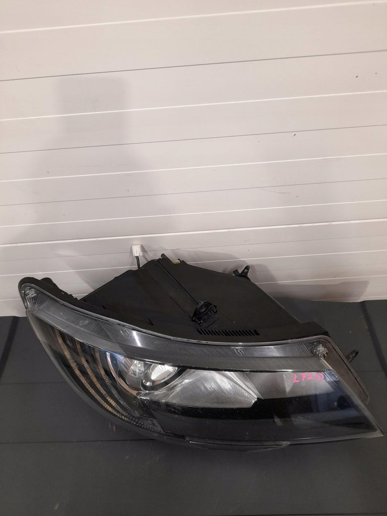 Frontscheinwerfer Skoda Superb Rechts Scheinwerfer Headlight