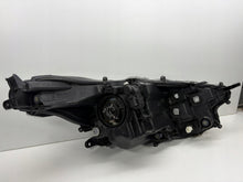 Laden Sie das Bild in den Galerie-Viewer, Frontscheinwerfer Toyota IV Yaris EUK0-6 Links Scheinwerfer Headlight SCH9326392238ow
