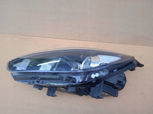 Laden Sie das Bild in den Galerie-Viewer, Frontscheinwerfer Hyundai I30 III 92101G4060 LED Links Scheinwerfer Headlight