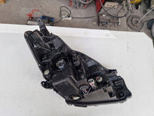 Laden Sie das Bild in den Galerie-Viewer, Frontscheinwerfer Toyota Yaris 56464-51653 LED Links Scheinwerfer Headlight SCH2717814082cv
