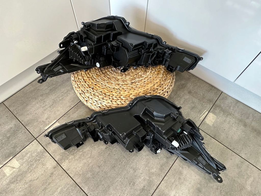 Frontscheinwerfer VW E21 81110-02X20 81150-02T00 LED Rechts oder Links SCH5194154309yg