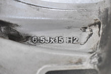 Laden Sie das Bild in den Galerie-Viewer, 1x Alufelge 15 Zoll 6.5" 5x120 42ET Glanz Silber 1095369 BMW 3 E46 E90 Rim Wheel FEL8079940488bo