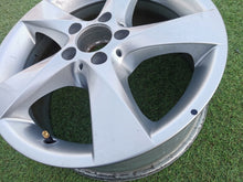 Load image into Gallery viewer, 1x Alufelge 17 Zoll 7.0" 5x112 51ET Glanz Silber A4474012200 Mercedes-Benz Vito FEL3087654741vi