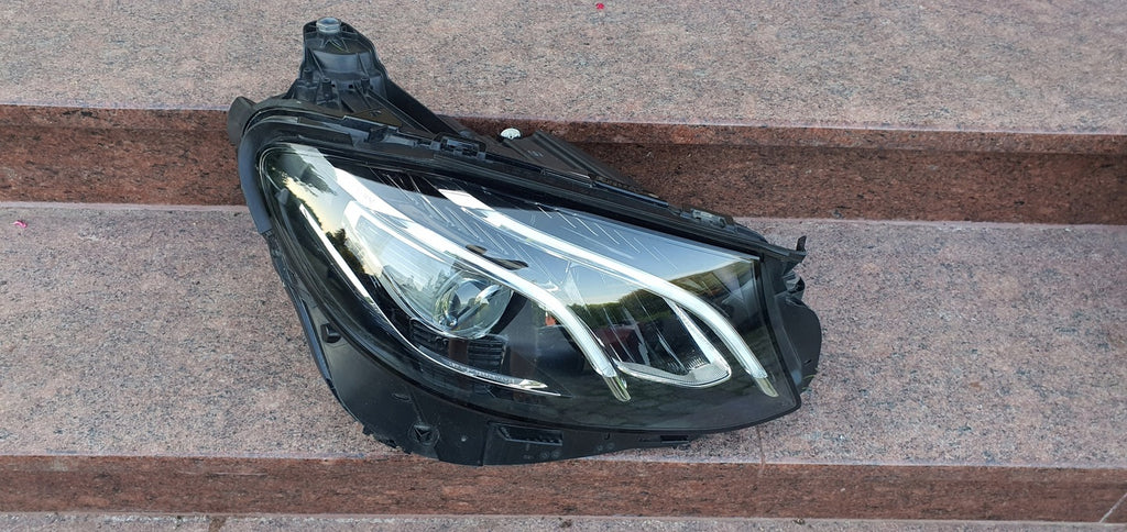 Frontscheinwerfer Mercedes-Benz W213 C238 A2139067806 A2139066601 Xenon Rechts SCH9457522128dp