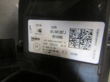 Load image into Gallery viewer, Frontscheinwerfer Seat Tarraco 5FJ941007J LED Ein Stück (Rechts oder Links)