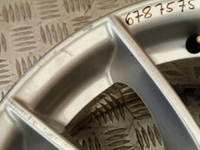 Laden Sie das Bild in den Galerie-Viewer, 1x Alufelge 17 Zoll 7.5" 5x120 32ET Glanz Silber 6787575 BMW F26 F25 Rim Wheel FEL1998662030yc