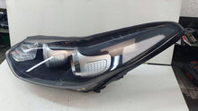 Laden Sie das Bild in den Galerie-Viewer, Frontscheinwerfer Kia Sportage 92101-F1110 Links Scheinwerfer Headlight SCH9067774787pm
