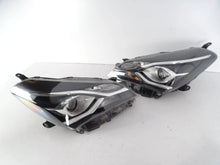 Load image into Gallery viewer, Frontscheinwerfer Toyota Yaris PJT4411 Rechts Scheinwerfer Headlight