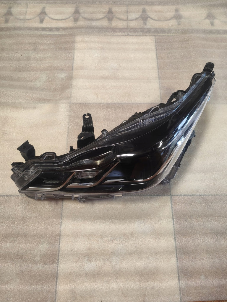 Frontscheinwerfer Toyota Corolla 8115002T31 LED Ein Stück (Rechts oder Links)