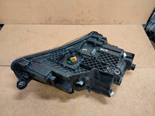 Laden Sie das Bild in den Galerie-Viewer, Frontscheinwerfer Skoda Superb III 3V1941015B Xenon Links Scheinwerfer Headlight