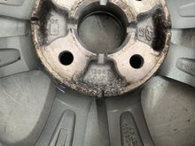 Load image into Gallery viewer, 1x Alufelge 15 Zoll 6.0&quot; 4x100 47ET Glanz Grau 52910-C8800 Hyundai I10 Mg