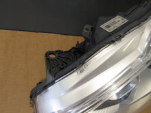 Laden Sie das Bild in den Galerie-Viewer, Frontscheinwerfer Peugeot 208 90047883 Links Scheinwerfer Headlight