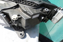 Laden Sie das Bild in den Galerie-Viewer, Frontscheinwerfer Skoda Superb III 3V1941016D 657941016 Rechts Headlight