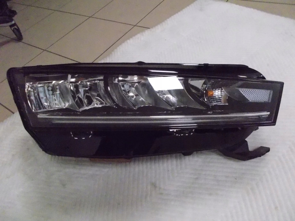 Frontscheinwerfer Skoda Octavia IV 5E4941016 Rechts Scheinwerfer Headlight SCH9952140111bp