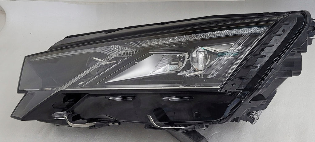 Frontscheinwerfer Skoda Octavia IV 5E4941035 Ein Stück (Rechts oder Links) SCH9332987809pv