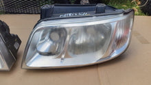 Laden Sie das Bild in den Galerie-Viewer, Frontscheinwerfer Hyundai Matrix 92102-17630 Halogen Rechts Headlight