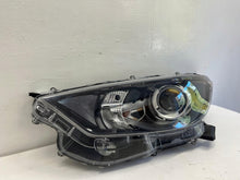 Load image into Gallery viewer, Frontscheinwerfer Toyota Yaris Links Scheinwerfer Headlight