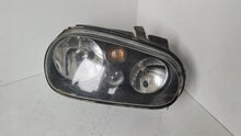 Laden Sie das Bild in den Galerie-Viewer, Frontscheinwerfer VW Golf IV Rechts Scheinwerfer Headlight SCH2583339062mr
