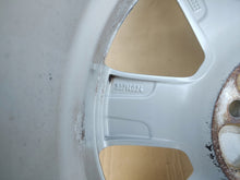 Laden Sie das Bild in den Galerie-Viewer, 1x Alufelge 16 Zoll 7.0&quot; 5x108 50ET 30724024 Volvo Rim Wheel