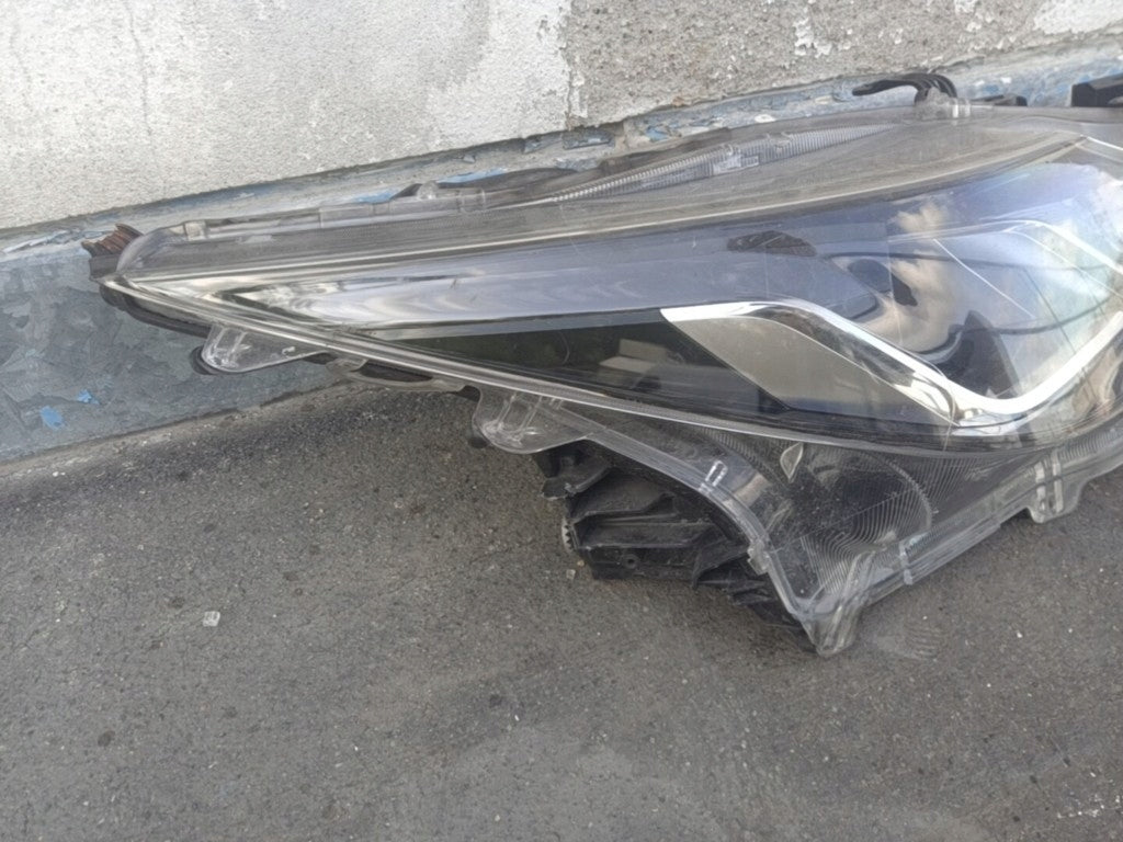 Frontscheinwerfer Toyota Corolla 81110-02T31-00 Rechts Scheinwerfer Headlight SCH9717270484rw
