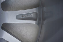 Load image into Gallery viewer, 1x Alufelge 16 Zoll 6.5" 5x114.3 45ET Glanz Silber 8635-5 Toyota Rim Wheel FEL7214360022hq