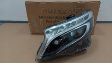 Laden Sie das Bild in den Galerie-Viewer, Frontscheinwerfer Mercedes-Benz Vito W447 A4479060101 1EX01128465 Links SCH3808318308rz