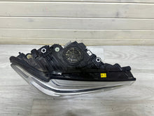 Laden Sie das Bild in den Galerie-Viewer, Frontscheinwerfer BMW 5 G31 G30 F90 9879480-02 Rechts Scheinwerfer Headlight