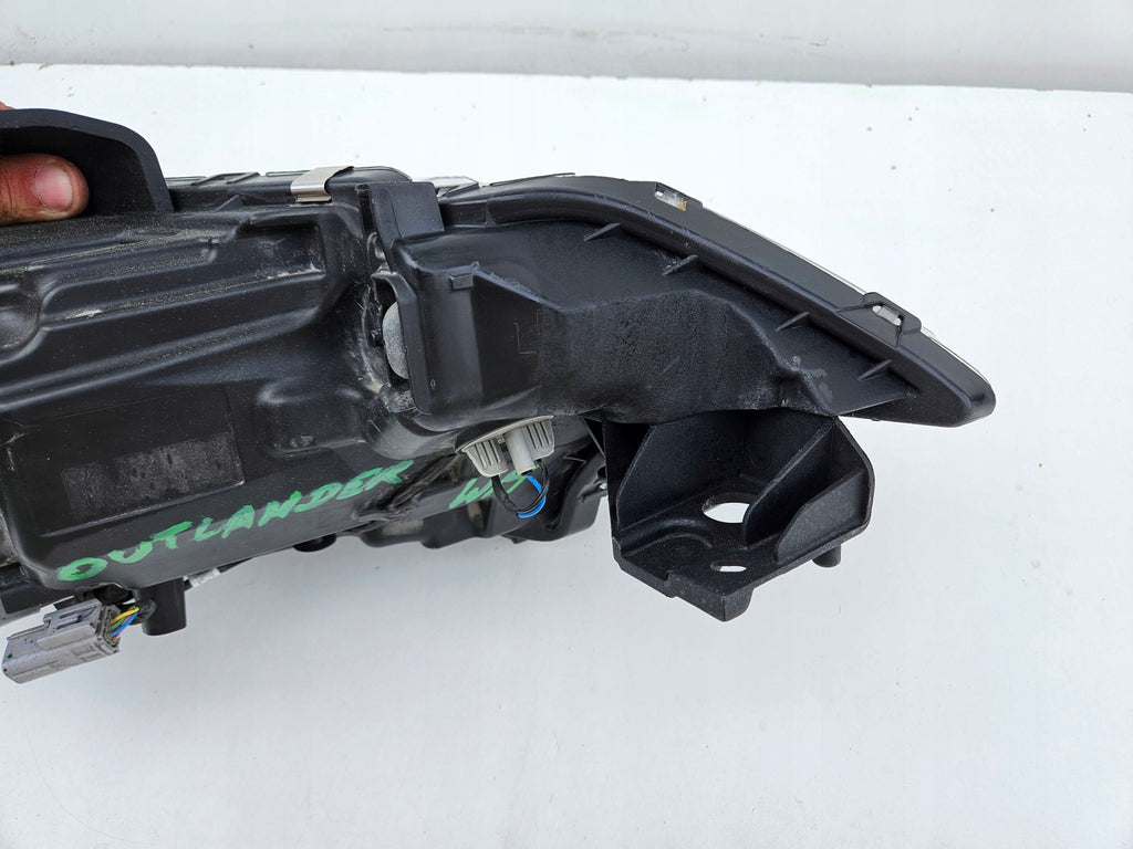 Frontscheinwerfer Mitsubishi Outlander III 8301CB-63 LED Links Headlight