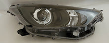 Load image into Gallery viewer, Frontscheinwerfer Toyota Yaris Rechts Scheinwerfer Headlight