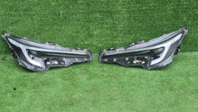 Load image into Gallery viewer, Frontscheinwerfer Toyota Corolla Hatchback 81110-02X10 Rechts Headlight SCH4924314445ne