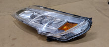 Laden Sie das Bild in den Galerie-Viewer, Frontscheinwerfer Dodge Ram Ducato 68516024AA 68516025AA Links Headlight SCH1358347733er