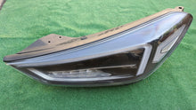 Laden Sie das Bild in den Galerie-Viewer, Frontscheinwerfer Hyundai Tucson 92101D7700 FULL LED Links Headlight