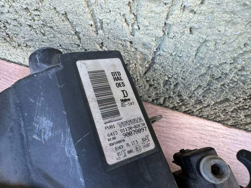 Frontscheinwerfer Toyota Auris 8113002K30 LED Rechts Scheinwerfer Headlight