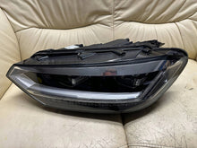 Laden Sie das Bild in den Galerie-Viewer, Frontscheinwerfer VW Touran 5TB941081D Rechts Scheinwerfer Headlight