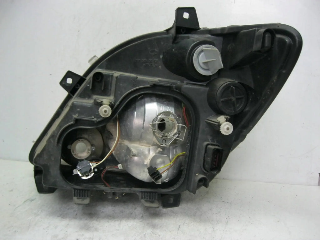 Frontscheinwerfer Mercedes-Benz Sprinter A9068200261 Rechts Headlight